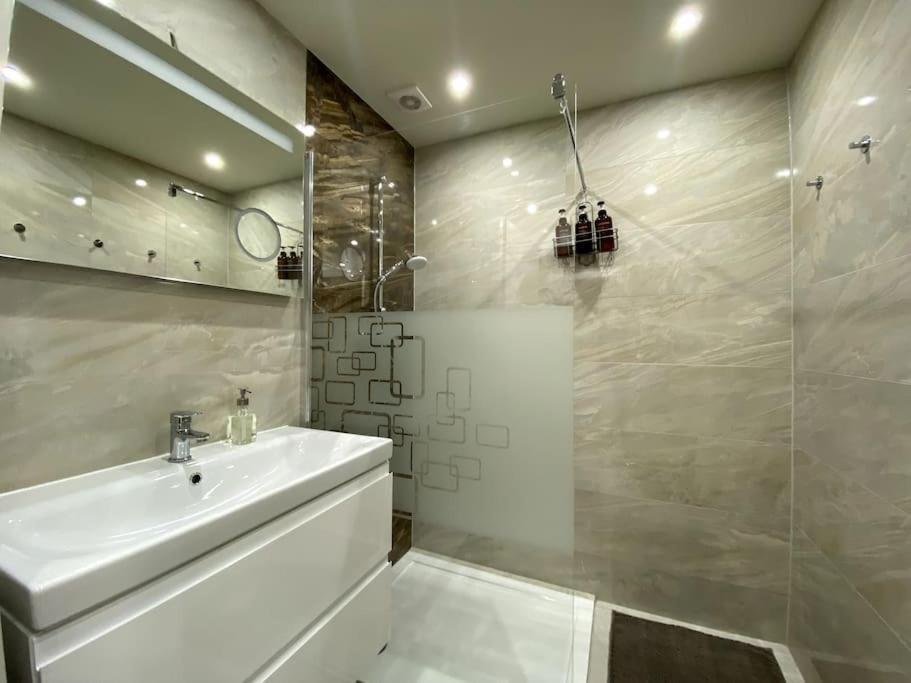 Gemuetliche Wohnung In Ottakring เวียนนา ภายนอก รูปภาพ